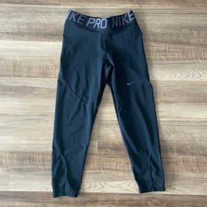 Nike Pro Cropped Yoga Pants